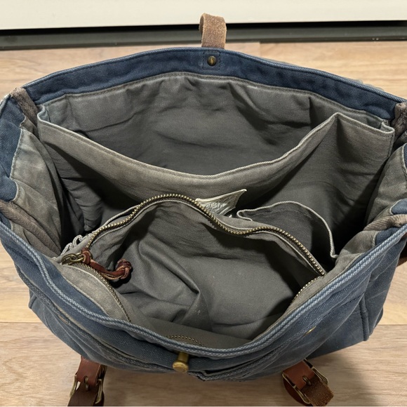 J. Crew Abingdon Messenger Bag - Picture 8 of 9